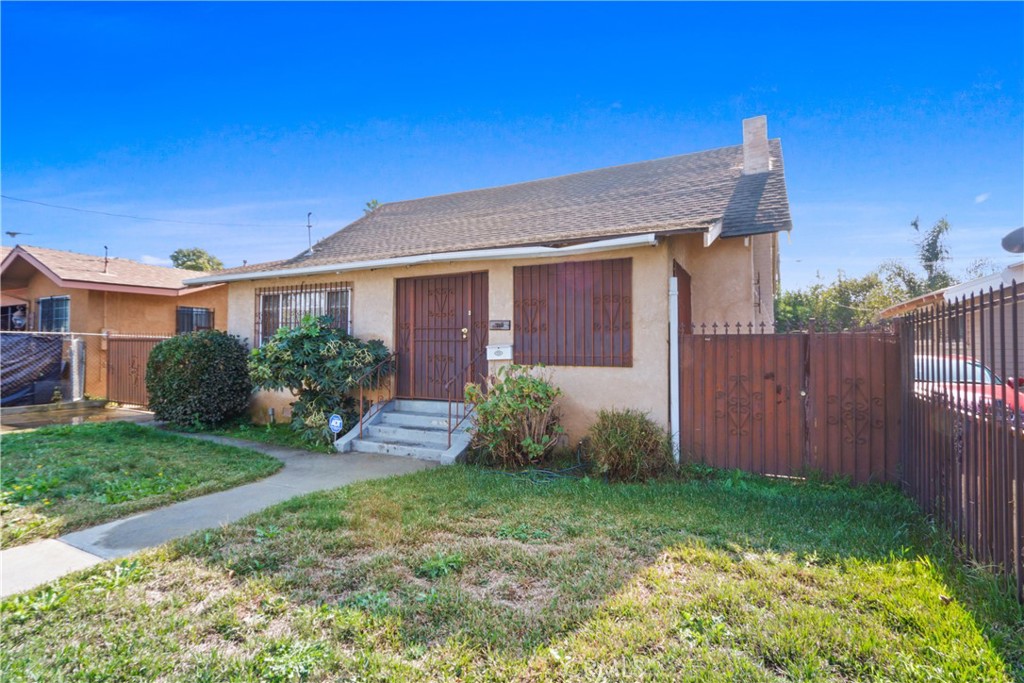 710 W 49th Place, Los Angeles, CA 90037