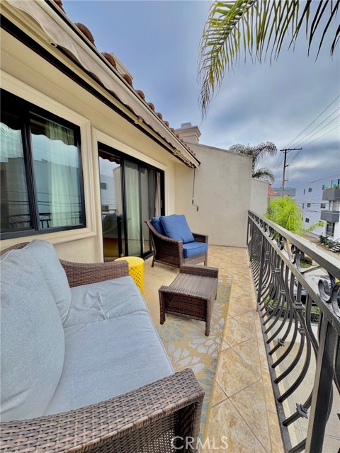 Detail Gallery Image 13 of 30 For 1301 S Catalina #K,  Redondo Beach,  CA 90277 - 2 Beds | 3 Baths