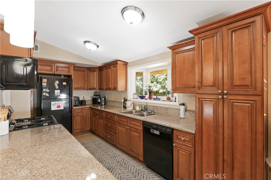 MLS #OC25260257 image #10