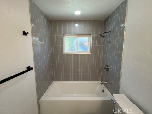 283 E Churchill Street, Stockton CA: https://media.crmls.org/medias/ac1c8267-37ec-49b2-aff3-f87dcb5dc822.jpg