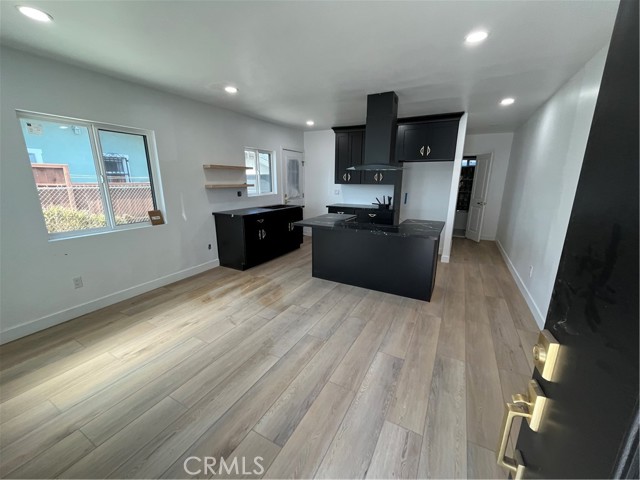 Detail Gallery Image 6 of 9 For 1082 Lewis Ave, Long Beach,  CA 90813 - – Beds | – Baths