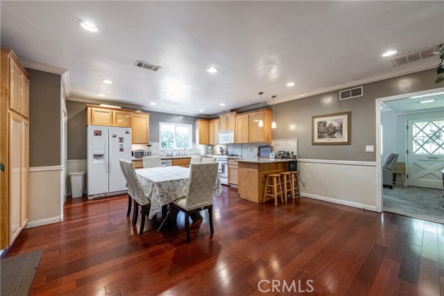 917 N Sanchez Street, Montebello CA: https://media.crmls.org/medias/ac1e01da-2b04-48c9-a7fc-14e9ea6f4371.jpg