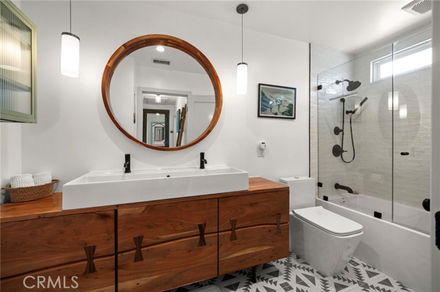 125 Broadway, Redondo Beach, California 90277, 3 Bedrooms Bedrooms, ,2 BathroomsBathrooms,Residential,For Sale,Broadway,SB26087245