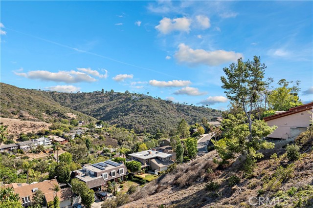 1414 Morningside Drive, Laguna Beach CA: https://media.crmls.org/medias/ac1eb409-e41f-4602-aaf1-bc1a6eb8b1e9.jpg