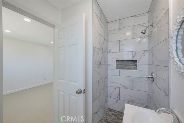 8888 Patrero Street, Riverside CA: https://media.crmls.org/medias/ac1f12de-a1b6-4860-9621-1e8fc71a652c.jpg
