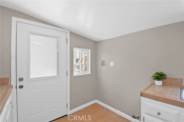 Detail Gallery Image 10 of 20 For 13439 Roselle Ave, Hawthorne,  CA 90250 - 3 Beds | 2 Baths