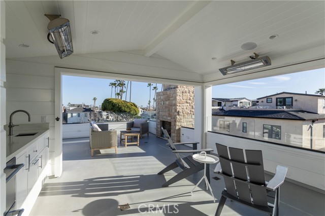 Detail Gallery Image 56 of 65 For 400 40th Street, Newport Beach,  CA 92663 - 7 Beds | 6/2 Baths