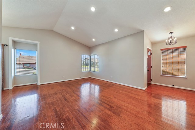 1042 Bassett Court, San Dimas CA: https://media.crmls.org/medias/ac206a57-8235-4b7a-a168-eb08b3fd768d.jpg