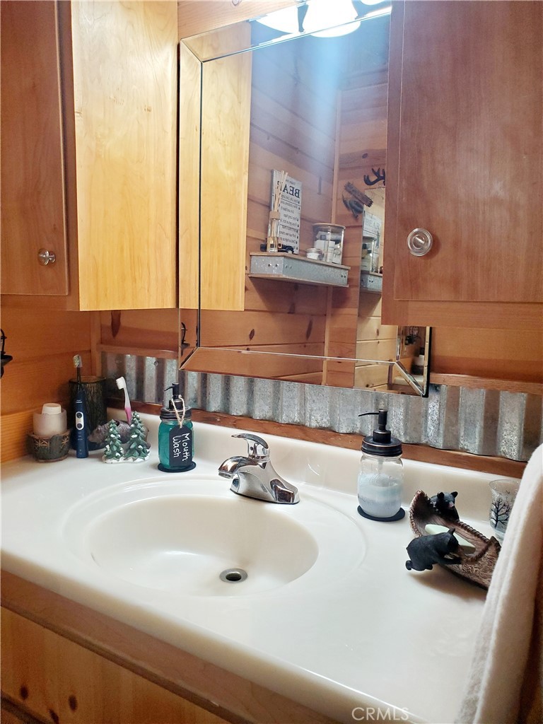 https://media.crmls.org/medias/ac207cd4-48c6-4f0c-be0a-1a9c80731f10.jpg?preset=X-Large