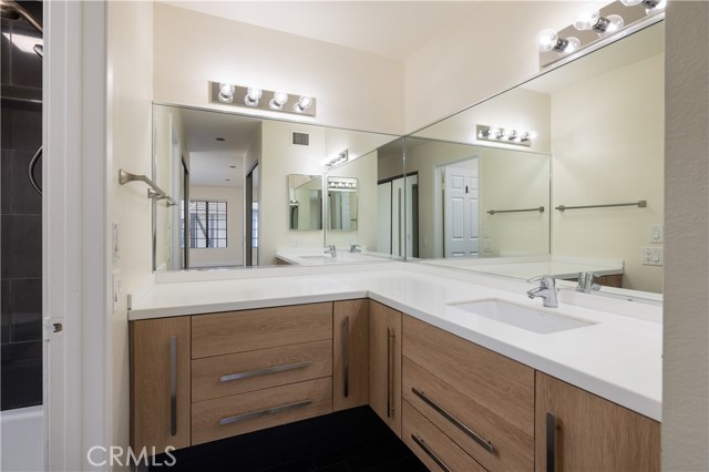 3665 S Bear Street, Santa Ana CA: https://media.crmls.org/medias/ac212ab7-c3cf-48e1-aadd-20a0094f9259.jpg
