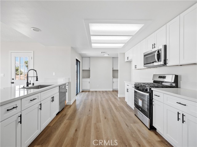 Detail Gallery Image 6 of 38 For 5620 Ailanthus St, Phelan,  CA 92371 - 4 Beds | 2 Baths