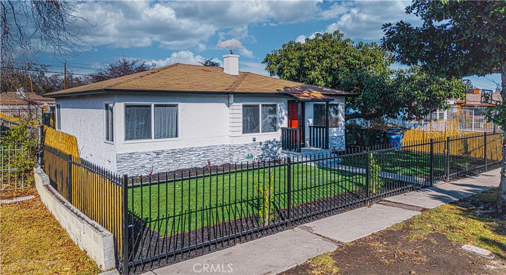 1253 E 104th Street