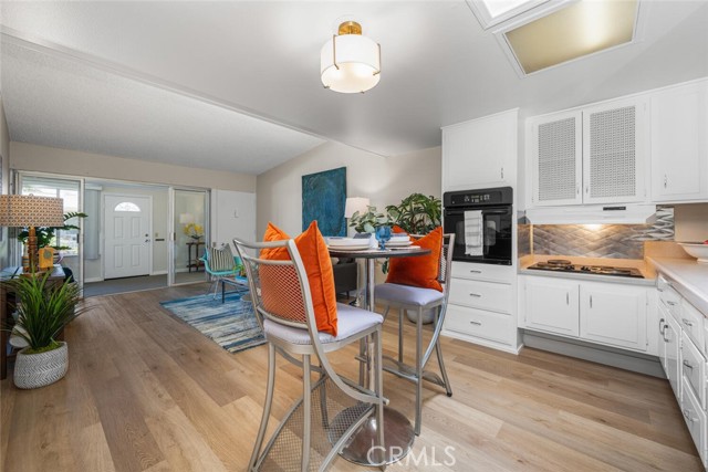 13061 Oak Hills Drive, Seal Beach CA: https://media.crmls.org/medias/ac21ada6-38b5-4fcb-bce3-e3a2bcbc6df0.jpg