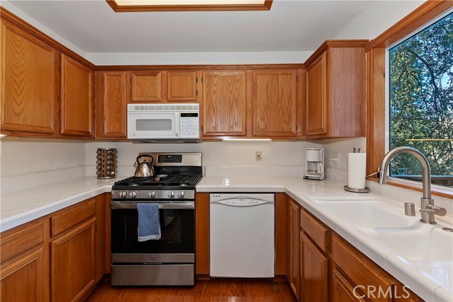 Detail Gallery Image 14 of 48 For 1162 Brentwood Dr, Lake Arrowhead,  CA 92352 - 3 Beds | 2/1 Baths