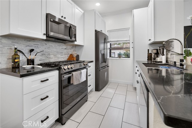 Detail Gallery Image 10 of 36 For 158 Maegan #9,  Thousand Oaks,  CA 91362 - 3 Beds | 2/1 Baths