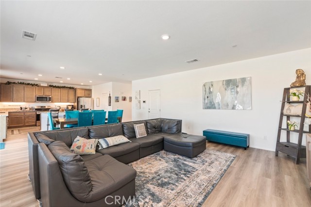 Detail Gallery Image 16 of 44 For 29244 Date Palm, Lake Elsinore,  CA 92530 - 4 Beds | 3 Baths