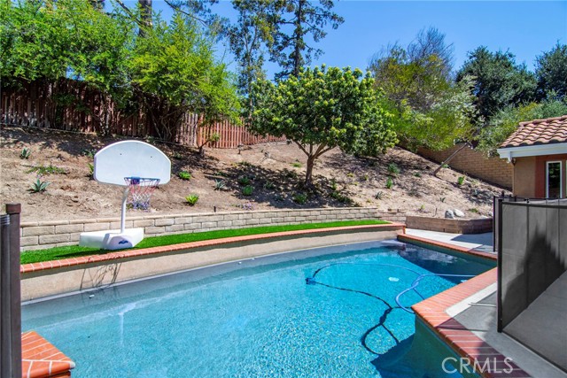 Detail Gallery Image 33 of 41 For 951 Firestone Cir, Simi Valley,  CA 93065 - 4 Beds | 3 Baths