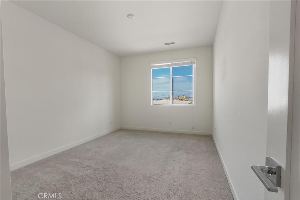 MLS #OC25225551 image #31