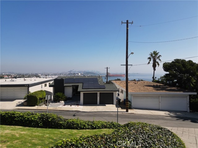 Detail Gallery Image 1 of 1 For 3736 Bluff Pl, San Pedro,  CA 90731 - 2 Beds | 2/1 Baths