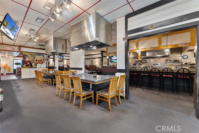 320 W Foothill Blvd, Upland CA: https://media.crmls.org/medias/ac25f588-4fc7-45ce-aceb-0662ba16a4f5.jpg