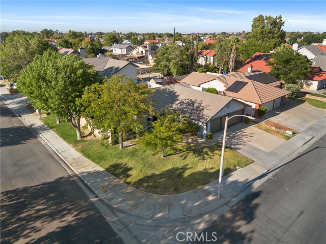 2037 Comstock Court, Palmdale CA: https://media.crmls.org/medias/ac267c2c-65c6-4a49-89b0-b99268395912.jpg