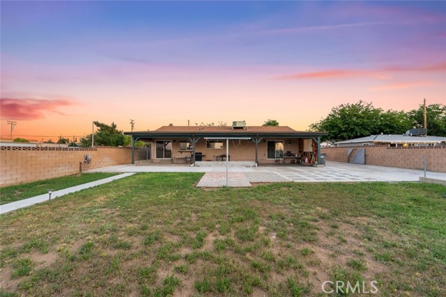 5111 W Avenue M2, Lancaster CA: https://media.crmls.org/medias/ac2705d3-5e6c-4e87-b13d-7f9e5d401011.jpg