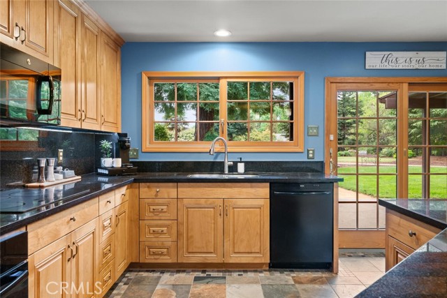 Detail Gallery Image 7 of 59 For 80 Mimosa, Chico,  CA 95973 - 4 Beds | 2 Baths