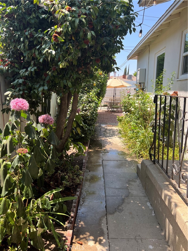 https://media.crmls.org/medias/ac275caa-6491-4bb4-b1eb-5b5df6393f16.jpg?preset=X-Large