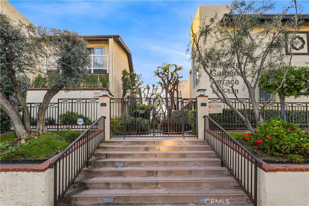 5255 Coldwater Canyon #E