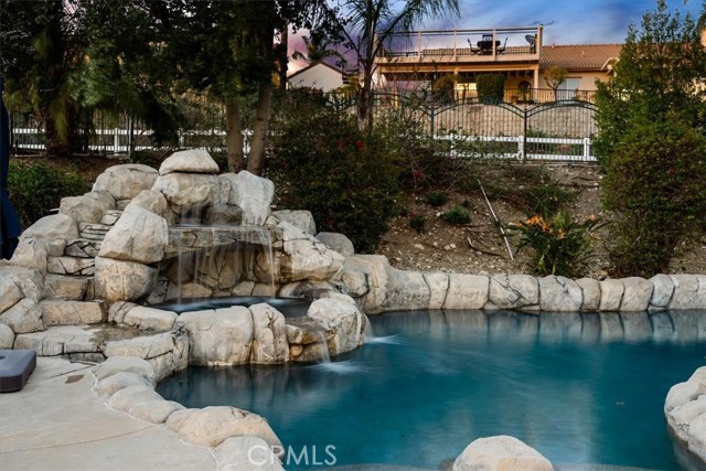 12590 Arena Drive, Rancho Cucamonga CA: https://media.crmls.org/medias/ac283e8b-ba5a-4bab-93e2-0cd24c3c4b7c.jpg