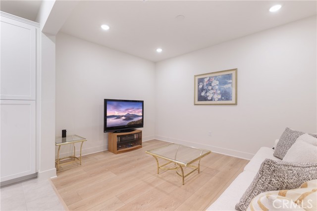 16235 Dawn Way, Tustin CA: https://media.crmls.org/medias/ac28b95e-685d-470a-bb21-036bae1f2a62.jpg