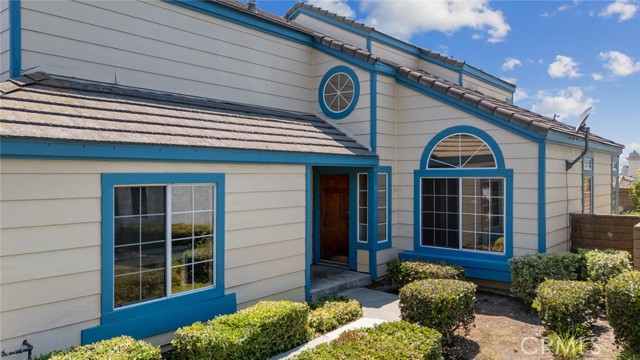 5795 Blackbird Lane, La Verne CA: https://media.crmls.org/medias/ac28eb6e-a095-40f8-839c-a223276c58f7.jpg