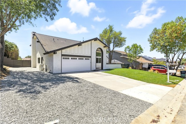 2344 Santa Anita Road, Norco CA: https://media.crmls.org/medias/ac296340-489c-4c7a-b7c9-063a8da986e2.jpg