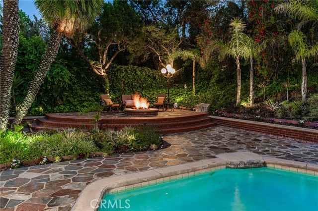 Detail Gallery Image 29 of 46 For 5645 Blanco Ave, Woodland Hills,  CA 91367 - 4 Beds | 2 Baths