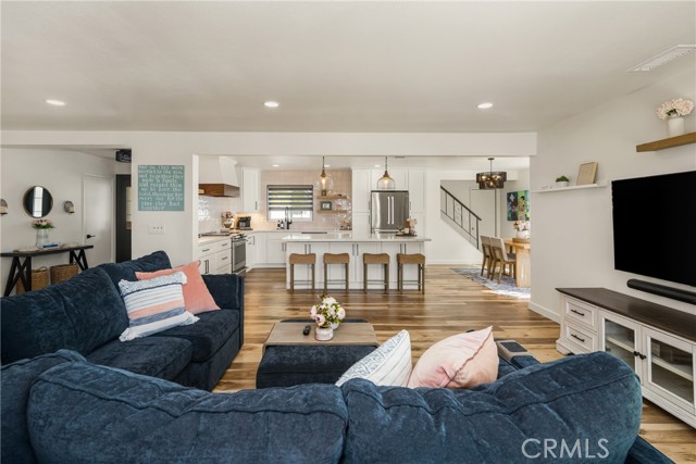 Detail Gallery Image 14 of 49 For 13381 Del Cerro Dr, Tustin,  CA 92780 - 5 Beds | 3 Baths