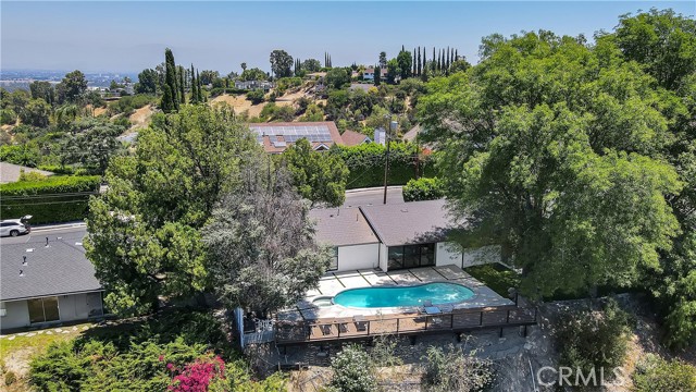 Detail Gallery Image 14 of 55 For 17072 Oak View Dr, Encino,  CA 91436 - 4 Beds | 3 Baths