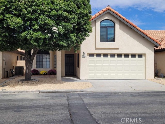 Detail Gallery Image 2 of 51 For 19242 Palm Way, Apple Valley,  CA 92308 - 2 Beds | 2/1 Baths