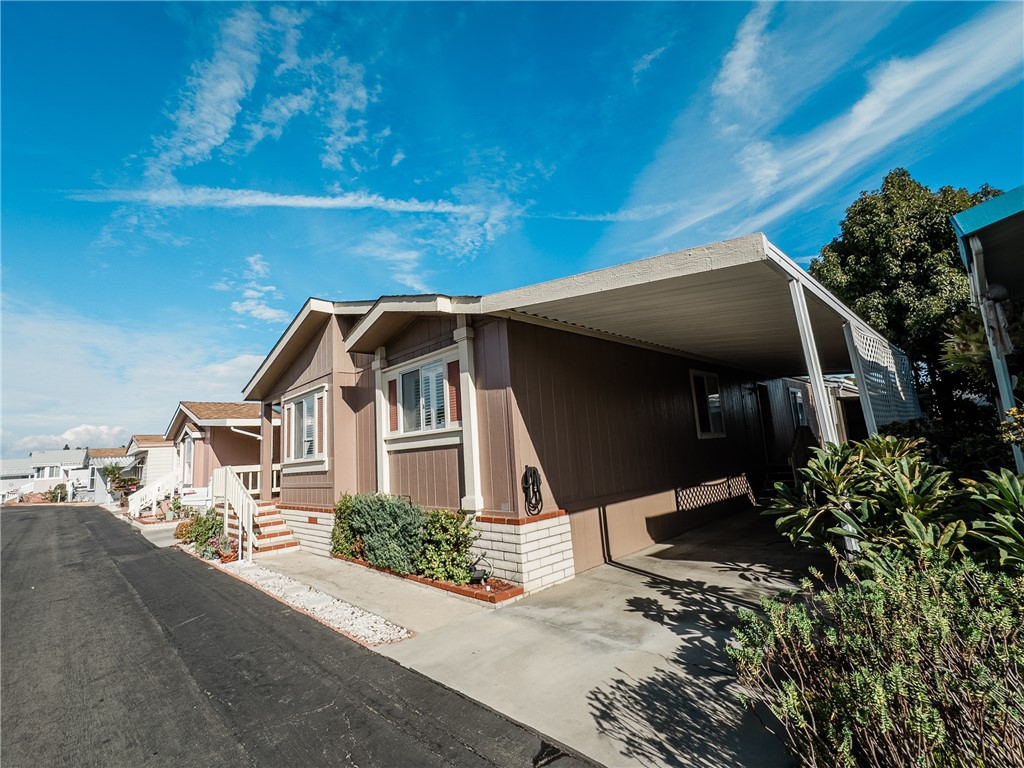 Detail Gallery Image 2 of 23 For 718 Catalpa Ln, Fountain Valley,  CA 92708 - 3 Beds | 2 Baths