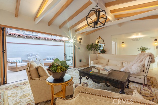 Detail Gallery Image 9 of 61 For 106 via Cordova, Newport Beach,  CA 92663 - 2 Beds | 2 Baths