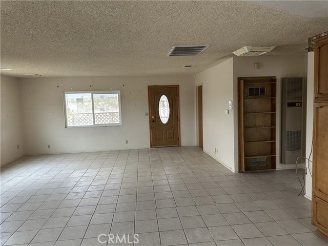 Detail Gallery Image 7 of 25 For 38333 E End, Lucerne Valley,  CA 92356 - 2 Beds | 1/2 Baths