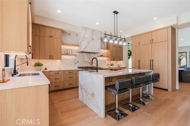 521 N Sparks Street, Burbank CA: https://media.crmls.org/medias/ac2d5e4b-558a-492a-8c00-dc1b47c629f7.jpg
