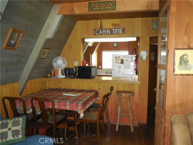 44824 Mountain Meadow Road, Oakhurst CA: https://media.crmls.org/medias/ac2d8bef-3549-4679-9622-dec333a4dcfc.jpg