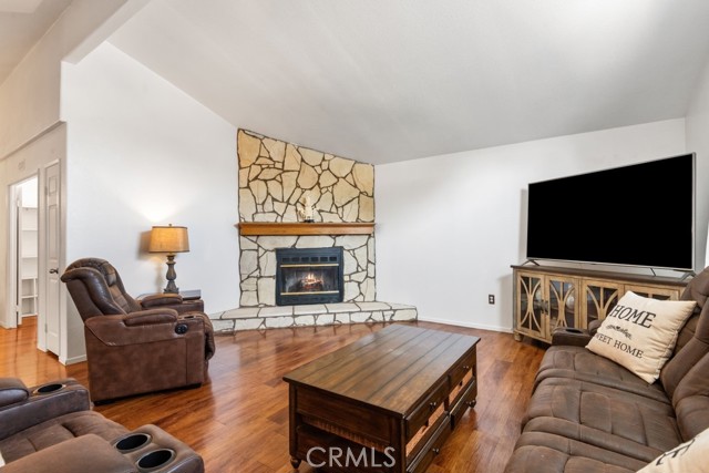 521 Bermuda Drive, Hemet CA: https://media.crmls.org/medias/ac2db7cd-e9d7-4d76-9b07-35ad7a157928.jpg