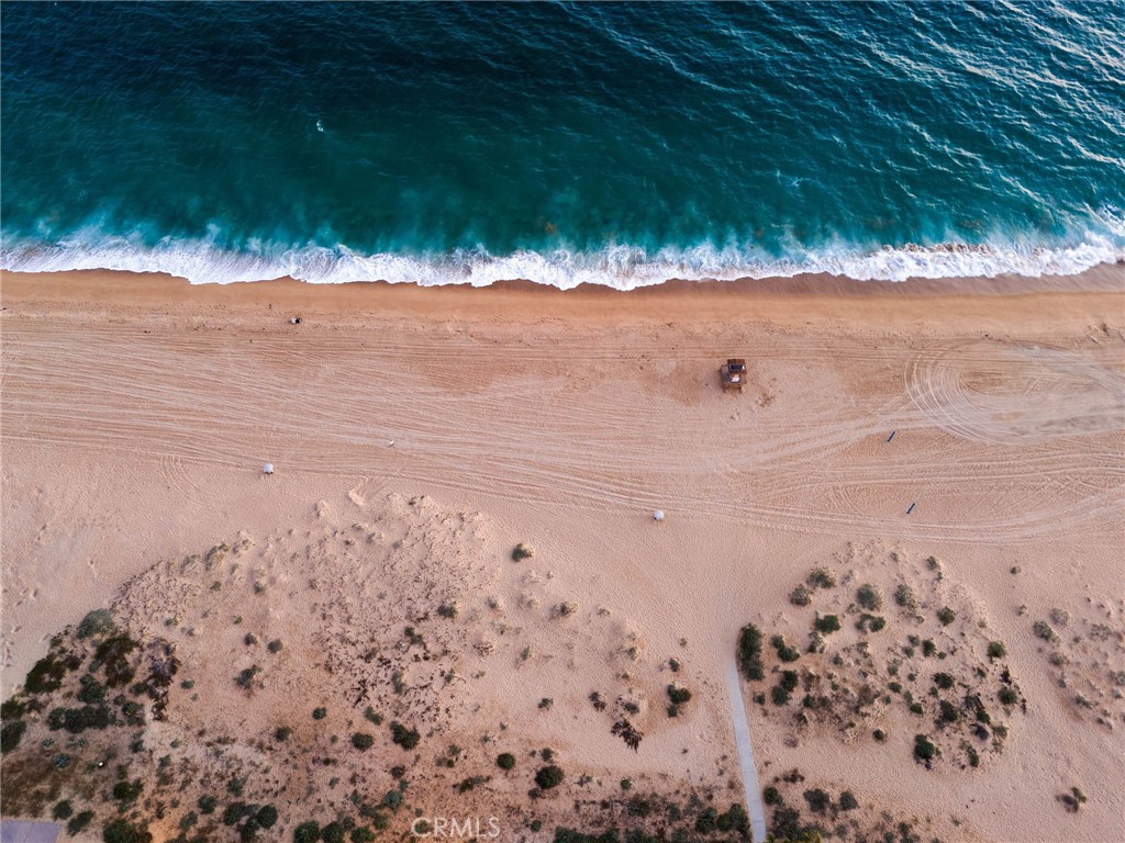 https://media.crmls.org/medias/ac2e1bf9-7fe6-4797-b59a-8a03a47bbea3.jpg?preset=X-Large