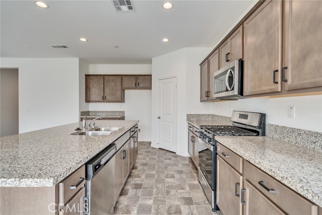 Detail Gallery Image 4 of 11 For 29613 Tulipwood Street, Menifee,  CA 92584 - 4 Beds | 3 Baths