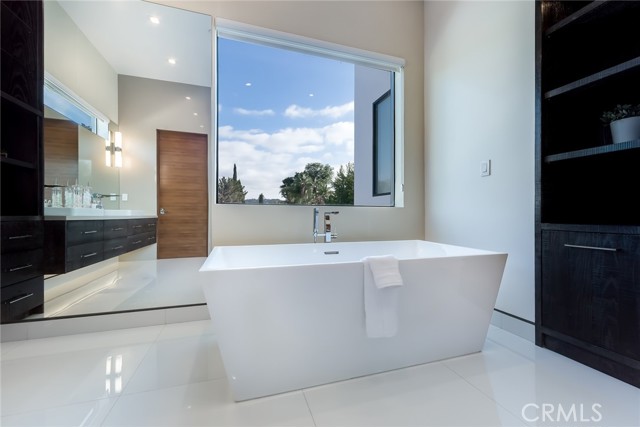 Detail Gallery Image 27 of 34 For 12732 Hortense St., Studio City,  CA 91604 - 5 Beds | 6 Baths