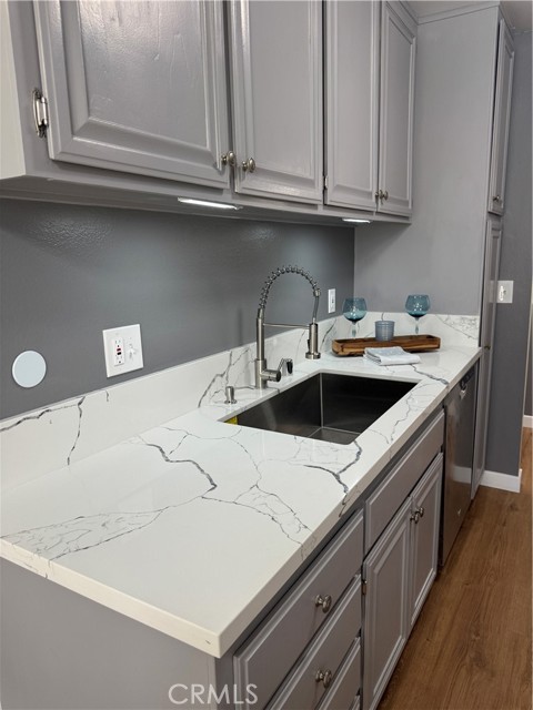 Detail Gallery Image 7 of 31 For 700 W La Veta Ave #F3,  Orange,  CA 92868 - 2 Beds | 2 Baths