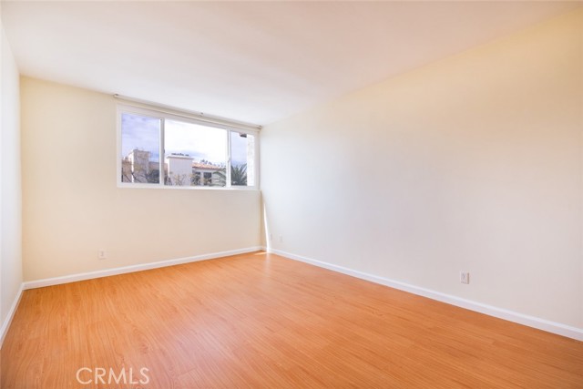 Detail Gallery Image 20 of 31 For 530 S Barrington #305,  Los Angeles,  CA 90049 - 2 Beds | 2 Baths