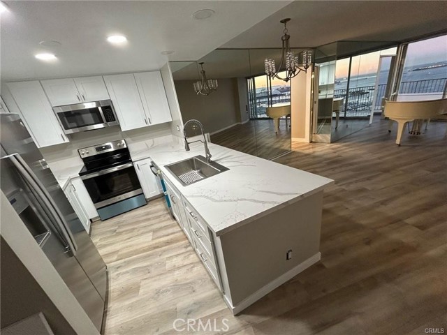 Detail Gallery Image 4 of 32 For 700 E Ocean #2506,  Long Beach,  CA 90802 - 2 Beds | 2 Baths