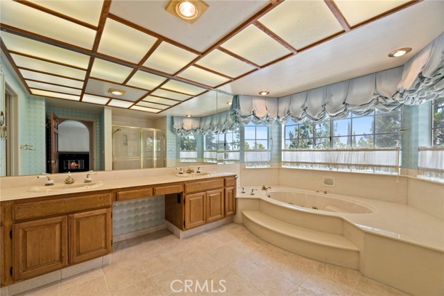 Detail Gallery Image 21 of 36 For 18232 Sandringham Ct, Porter Ranch,  CA 91326 - 5 Beds | 5 Baths